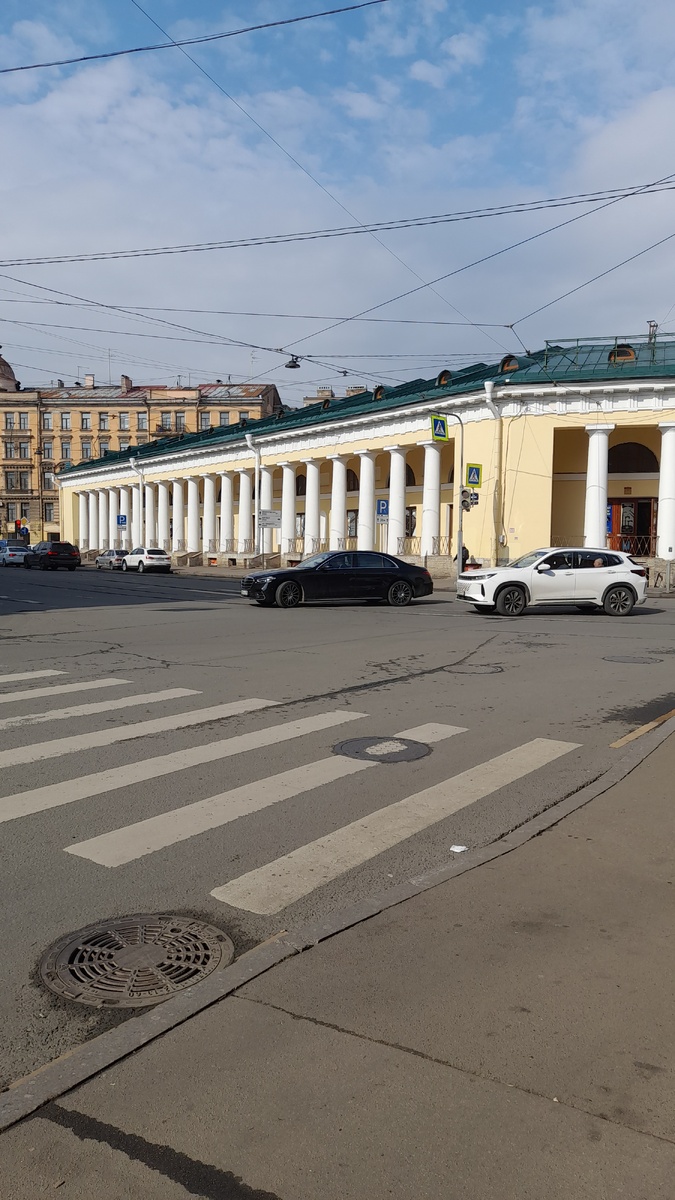 Улица Марата , дом 53, здание Ямского рынка