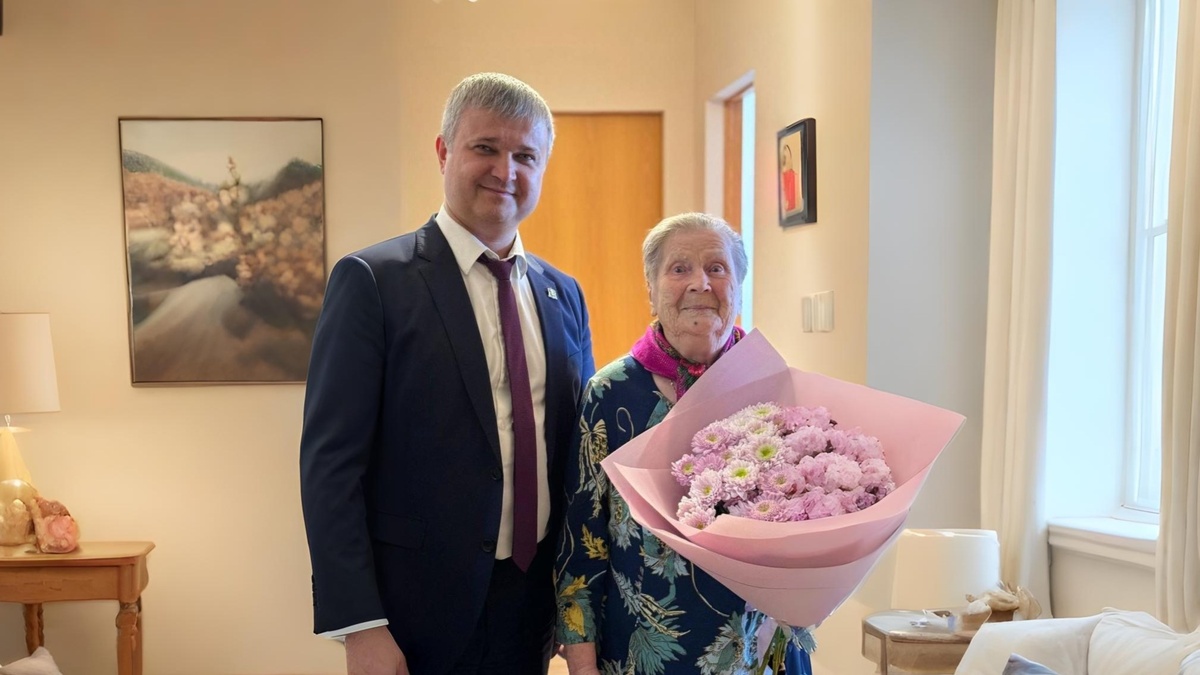    Руководители правительства Югры проводят личные встречи с ветеранами и тружениками тыла