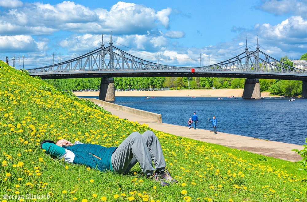 Погода в Твери 22 апреля. Солнце в облаках