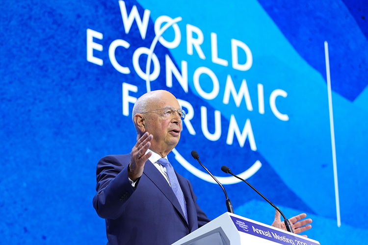    Критиковали Шваба за желание создать «мировое правительство» и призывы к усилению глобального сотрудничества.   
Фото: © Zheng Huansong / XinHua / www.globallookpress.com