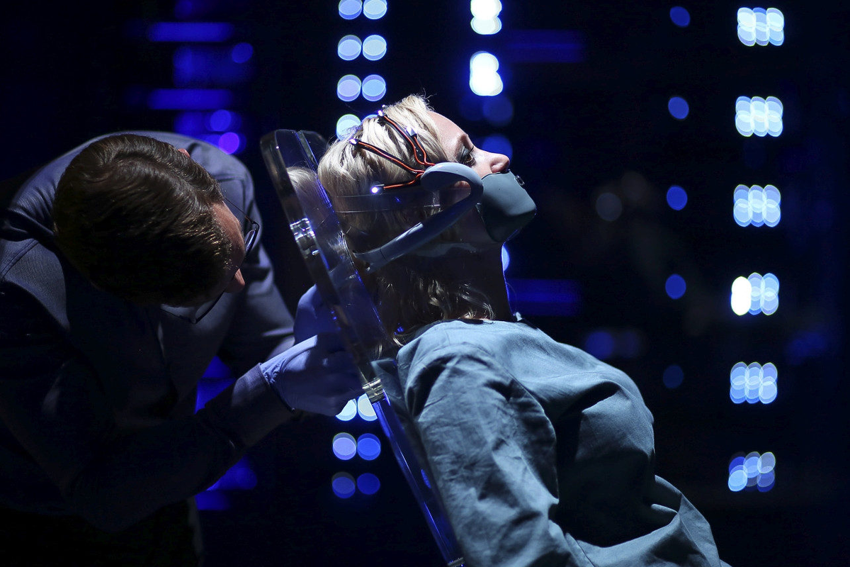 Кадр из фильма "Тау"