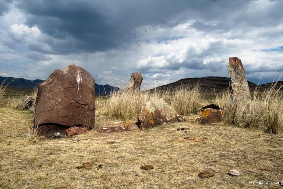 Каменный курган Псынака-1