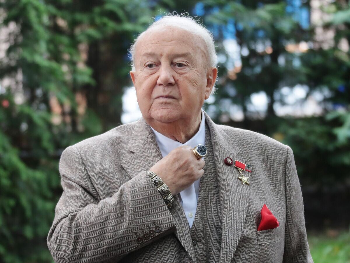    Скульптор, президент Российской Академии художеств Зураб Церетели© РИА Новости / Виталий Белоусов