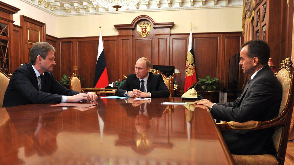 22 апреля 2015 года после отставки Александра Ткачева, занявшего пост министра сельского хозяйства РФ, президент России Владимир Путин назначил Вениамина Кондратьева исполняющим обязанности главы региона. «Как у юриста, конечно, у меня первоочередная задача — это системное и безотлагательное выполнение ваших указов и задач, которые вы поставили в своем послании. С точки зрения региона дальнейшее экономическое его развитие — потенциал очень большой, улучшение социального обеспечения населения, его финансового, материального благополучия»,— отметил тогда господин Кондратьев.📷Фото: www.kremlin.ru