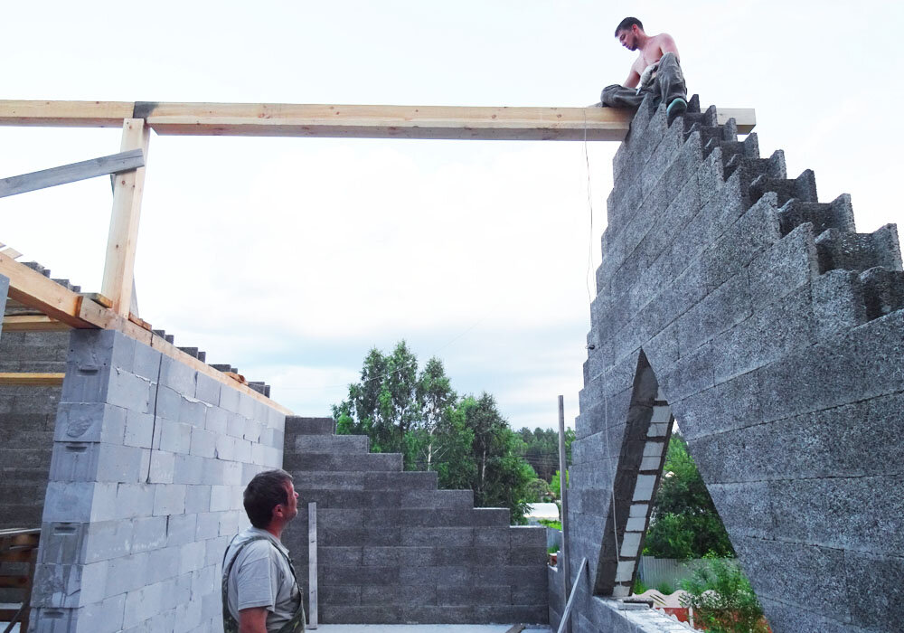 Треугольников много