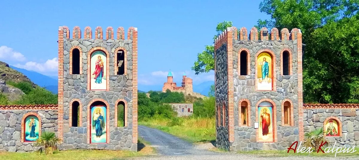 Вход в Греми - памятник XVI века. Кахетия, Грузия.