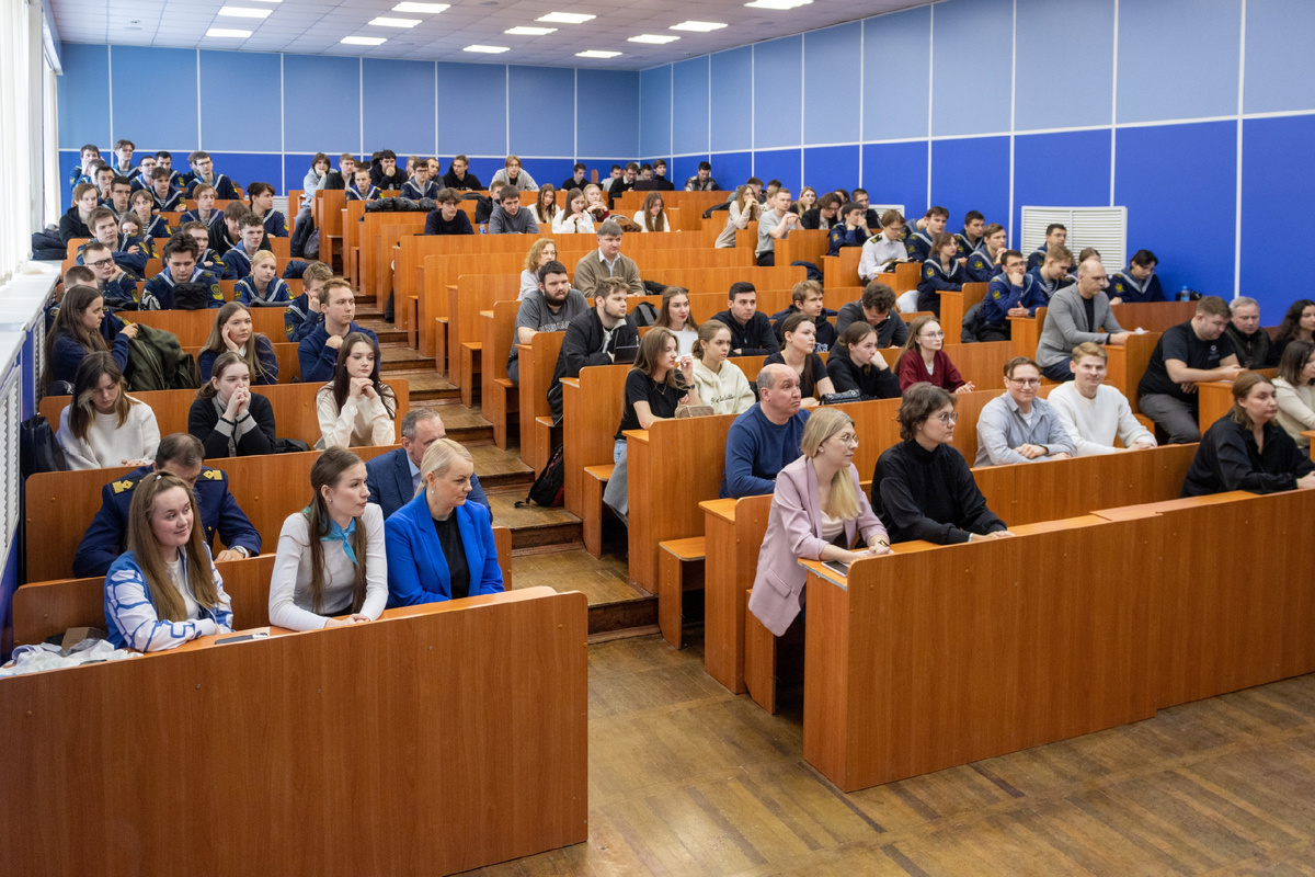 «ТСН-электро» во ВГУВТ на ярмарке вакансий