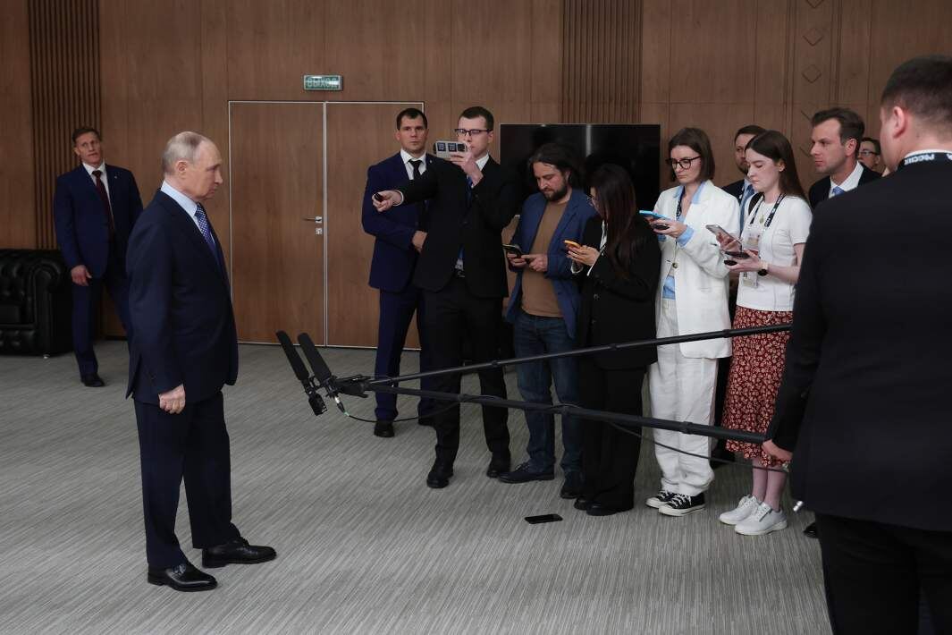 Президент РФ Владимир Путин выступает перед представителями СМИ в Национальном центре «Россия» в Москве
Фото: РИА Новости/Вячеслав Прокофьев