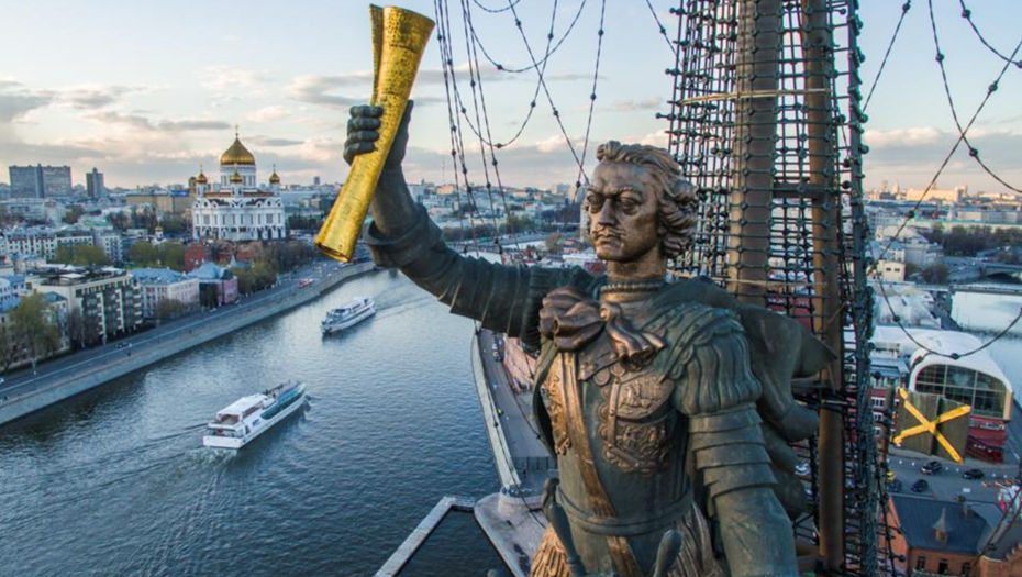    Памятник Петру I скульптора Зураба Церетели Автор фото: Сергей Бобылев/ ТАСС