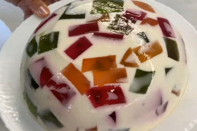 Легкий тортик "Битое стекло". Эффектно и без духовки — можно есть на ночь  📷
