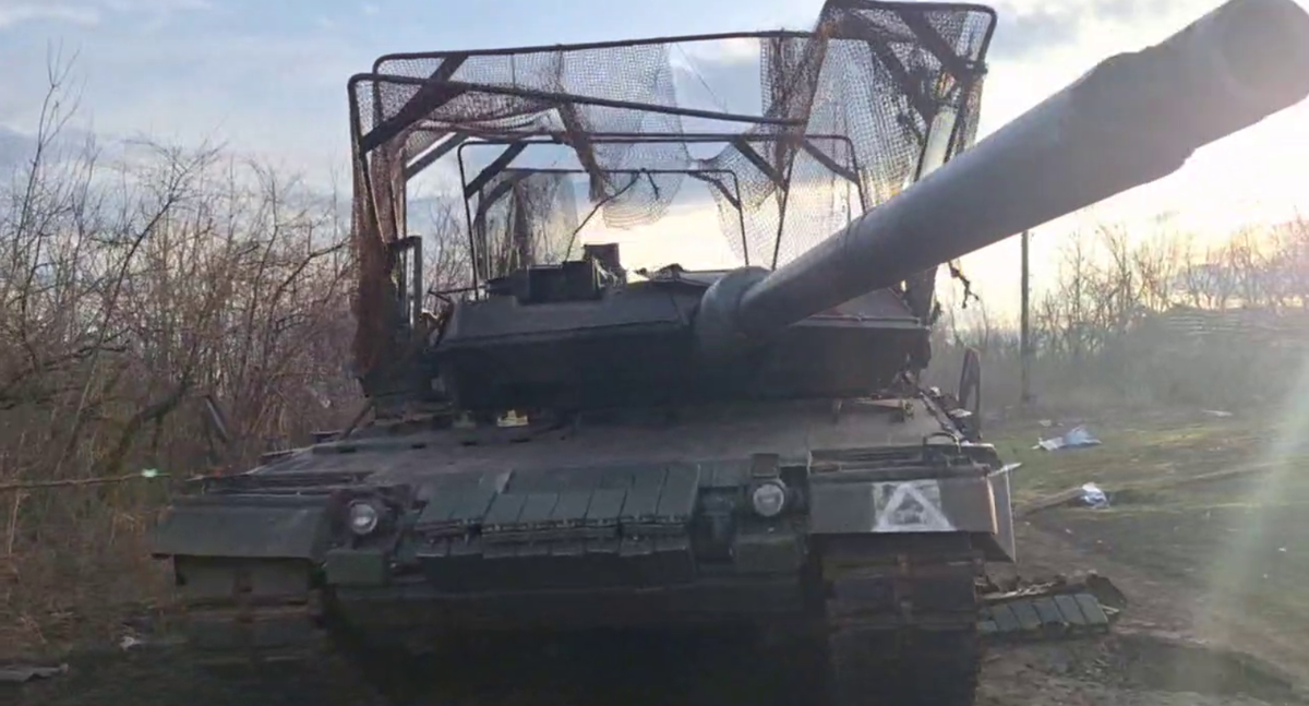 "Леопард", захваченный 83-й гвардейской бригадой ВДВ на данном направлении. 