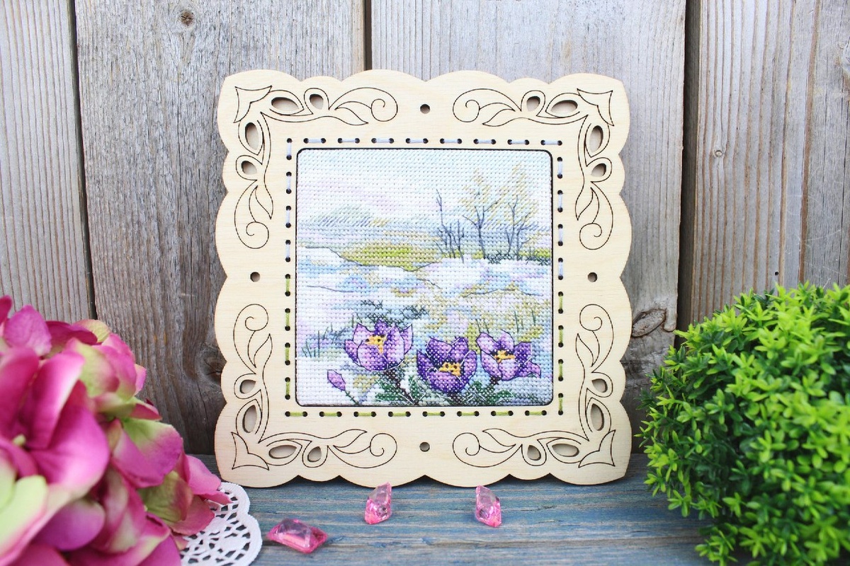 М. П. Студия - вышивка "Первые цветы"