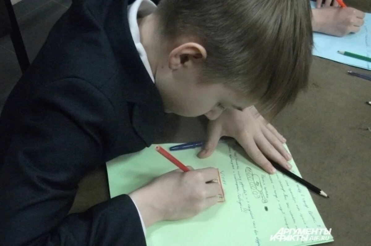    Нижегородские студенты записали обращение по выброшенным письмам для бойцов