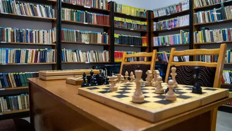    В библиотеке также есть настольные игры Фото: Александр Скрыпник / / ИА «Победа26»