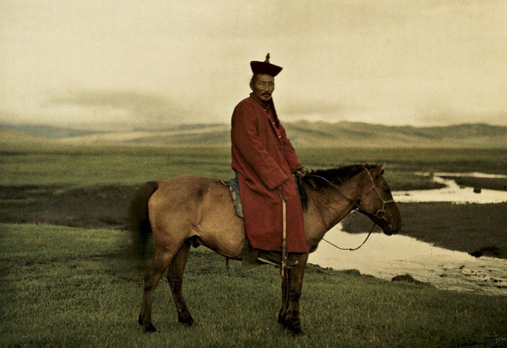 Монгол на лошади