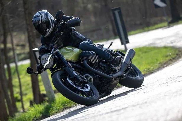 Moto Guzzi V7 Sport – возвращение легенды: первые впечатления и эмоции от езды❕