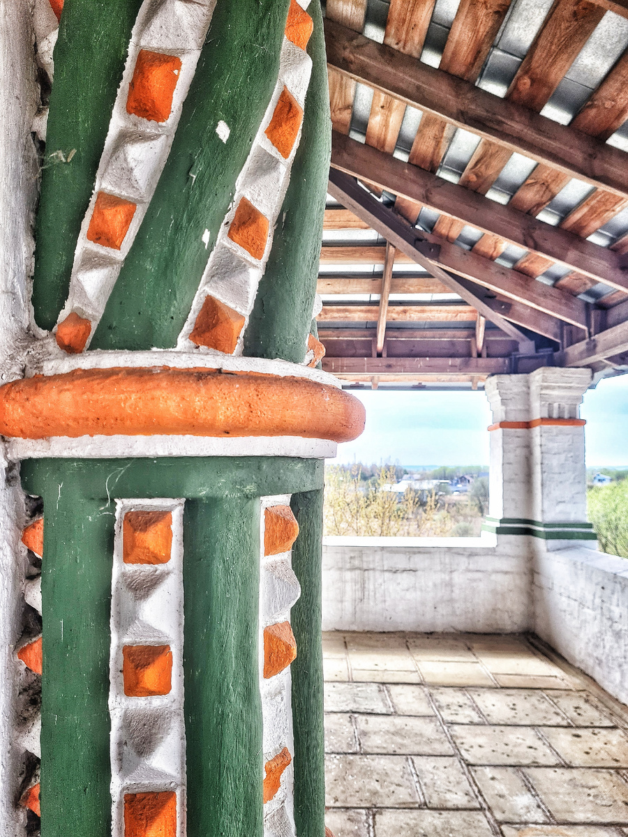 Галерея надвратной церкви