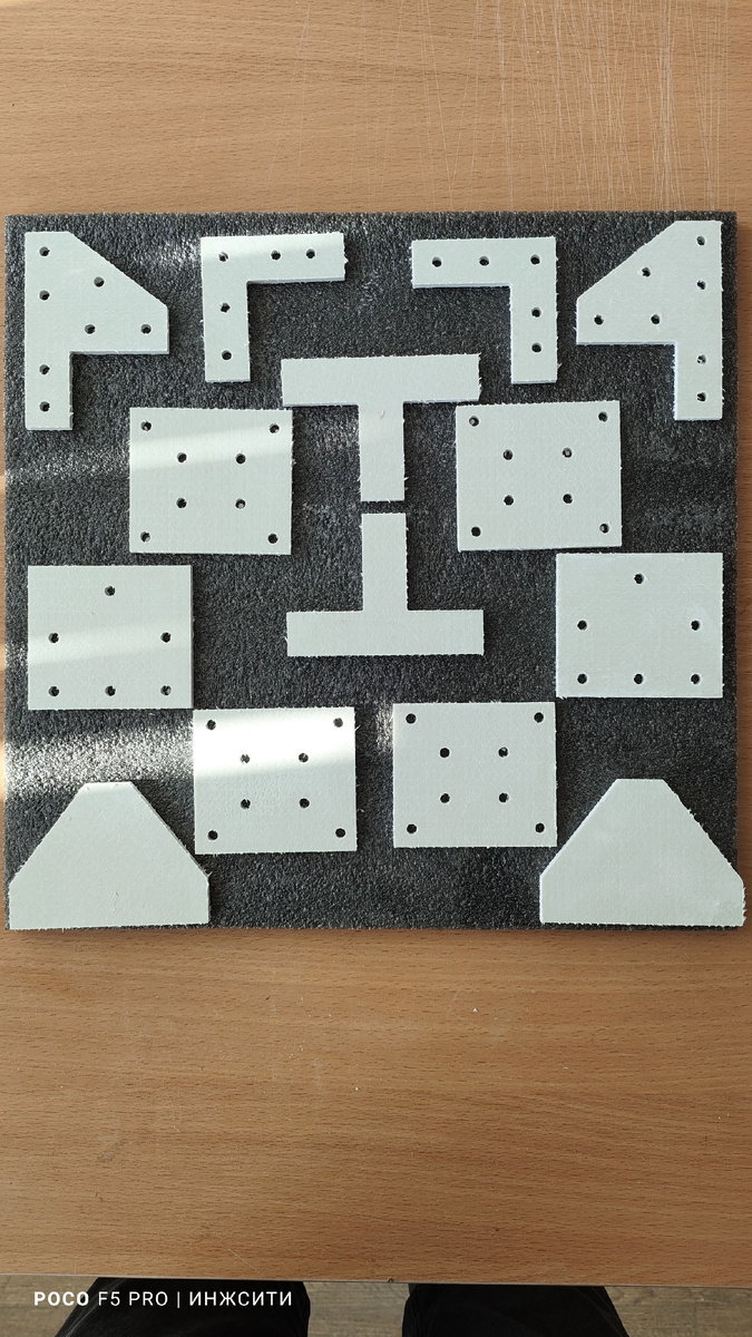 Крепежные закладные из стеклопластиковой пластины толщиной 4мм