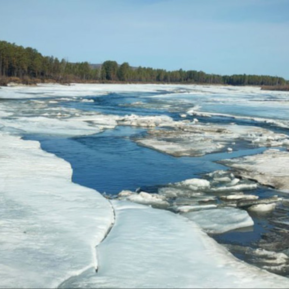 Главным «организатором» погоды выступил мощный прорыв теплого воздуха из Казахстана и юга Западной Сибири. Вместе с потоками атлантического воздуха, стремительно двигавшимися на восток, они достигли Прибайкалья к началу третьей декады марта.