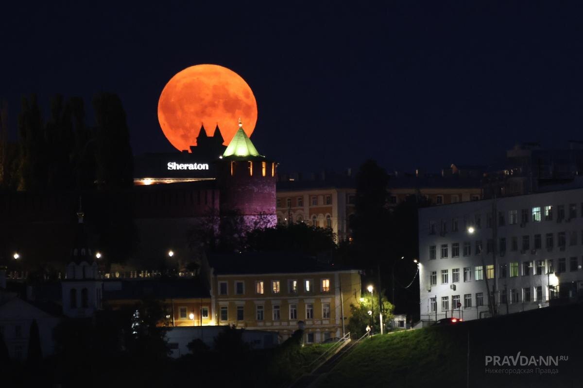    Лучше всего метеоры будут видны после наступления темноты