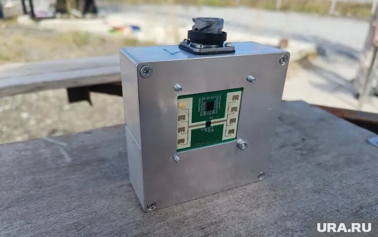Система навигации представляет из себя алюминиевую коробку с антеннами внутри. Фото: пресс-служба ЮУрГУ
