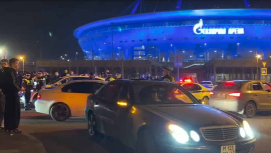    Рейд на Крестовском острове 19 апреля 2025 Автор фото: скриншот видео ГУ МВД по Петербургу и Ленобласти