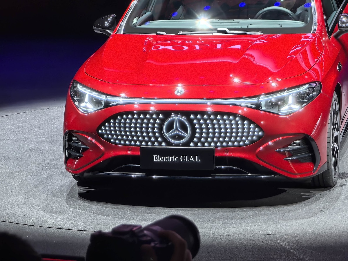 Дизайн передней части нового седана