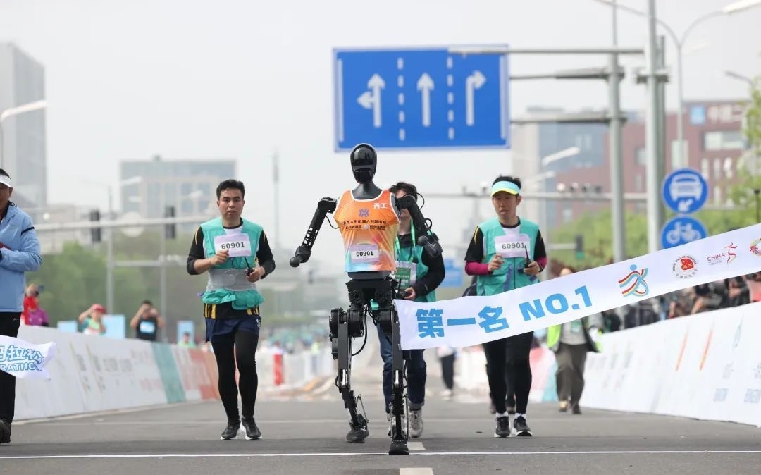 Робот TianGong Ultra