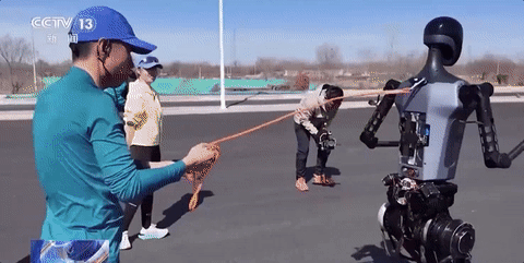 "Это не просто техника, а симбиоз робота и человека", — заявили в Unitree, намекая на важность человеческого фактора в таких соревнованиях