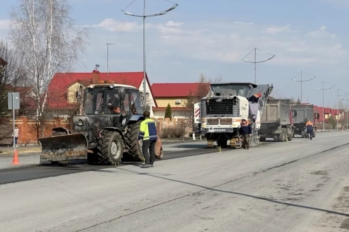    В районе Червишевского тракта в Тюмени обновляются дороги