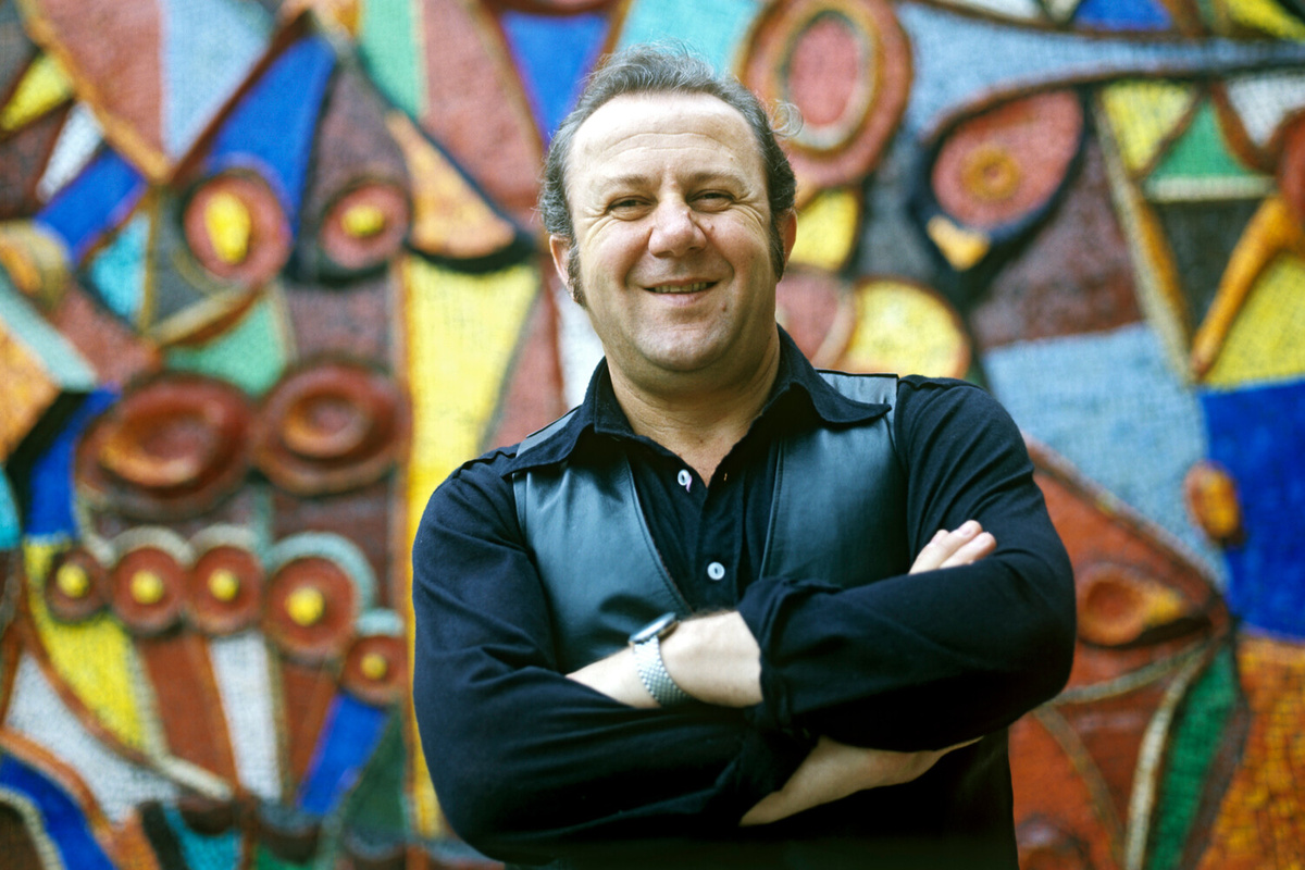 Художник и скульптор Зураб Церетели в своей мастерской в Тбилиси, 1976 год    📷