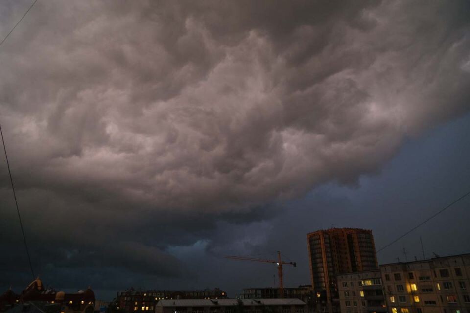    Мощная гроза в Барнауле. Источник: Олег Укладов