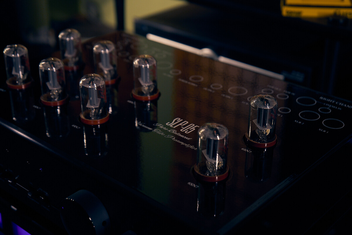 эстетика Cary Audio SLP-05