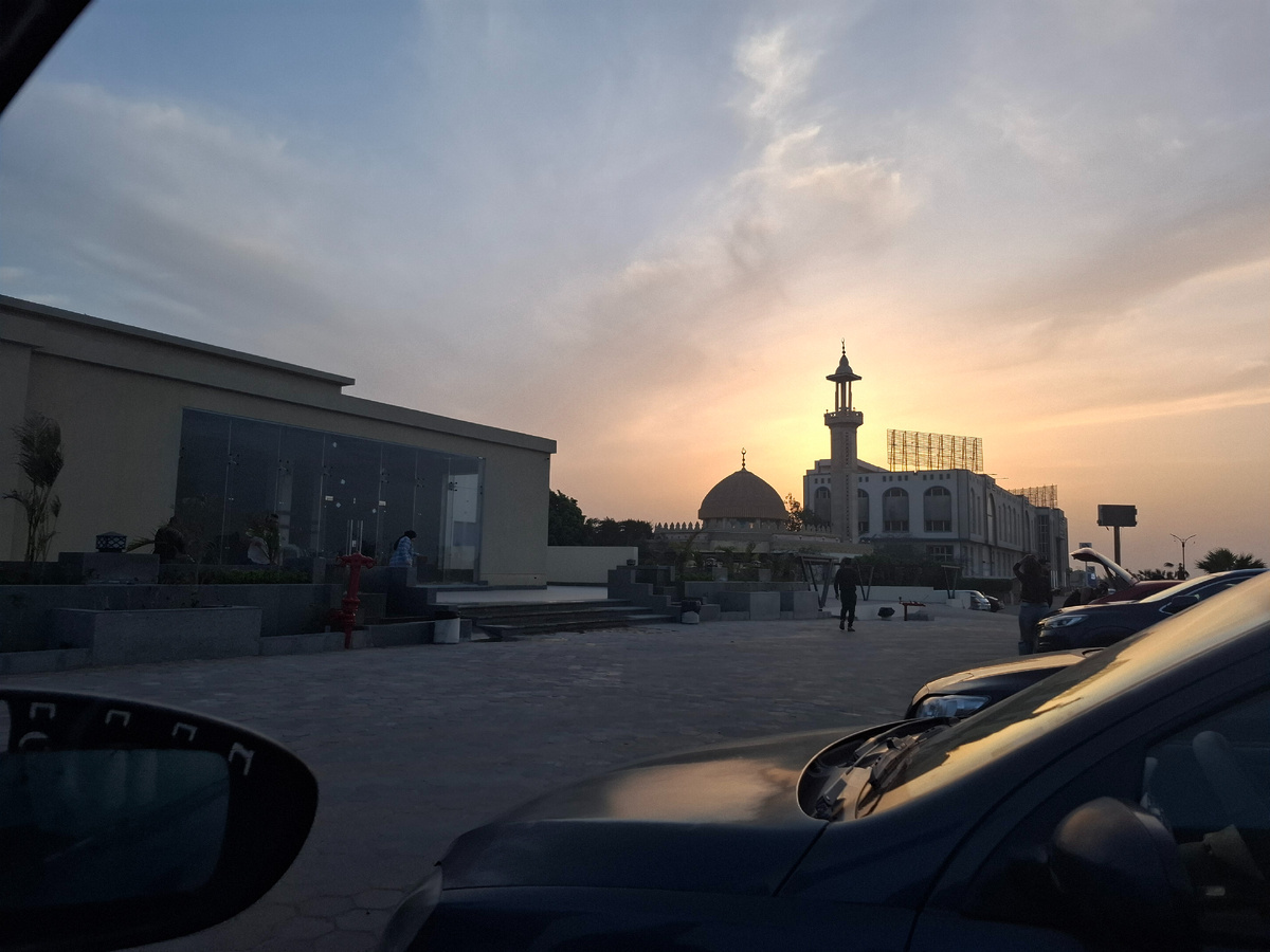 Время заката в пригороде Каира