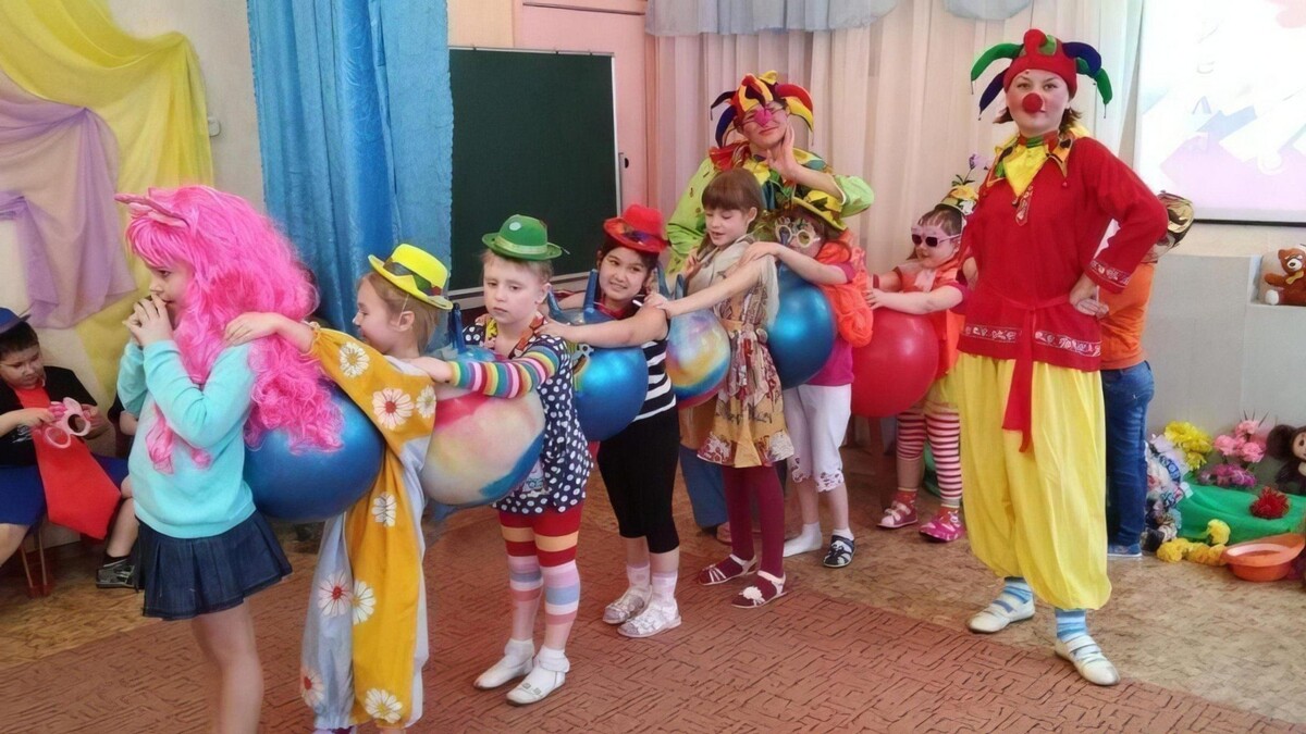 Клоуны на детском празднике источник яндекс картинки