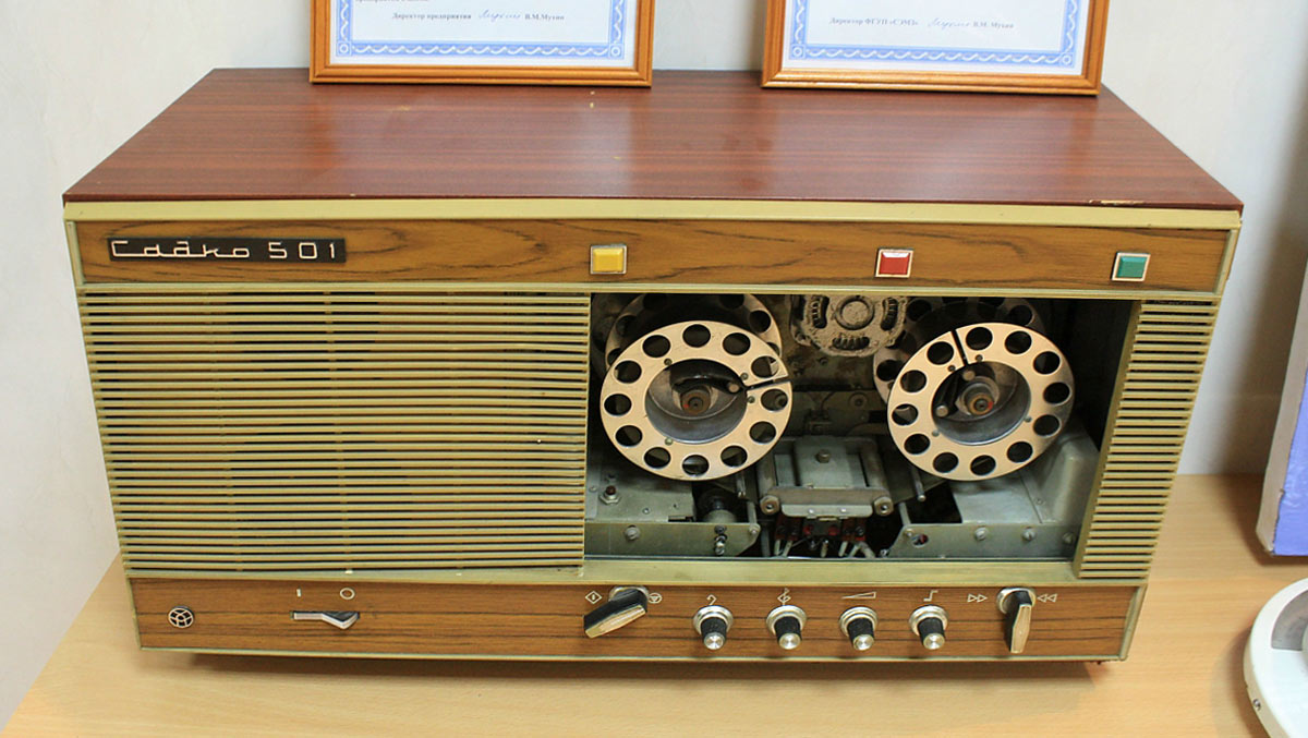 Красивый, но все таки архаичный даже для 70-х.  Фото: https://rw6ase.narod.ru/