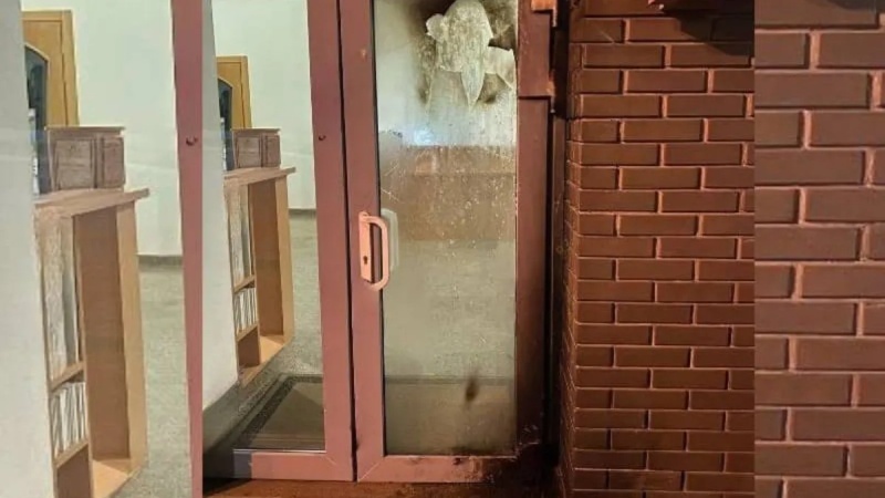    В Кривом Роге усилились антисемитские настроения. На Пасху синагогу забросали коктейлями Молотова