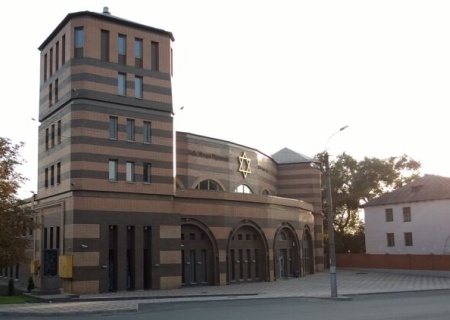    В Кривом Роге усилились антисемитские настроения. На Пасху синагогу забросали коктейлями Молотова