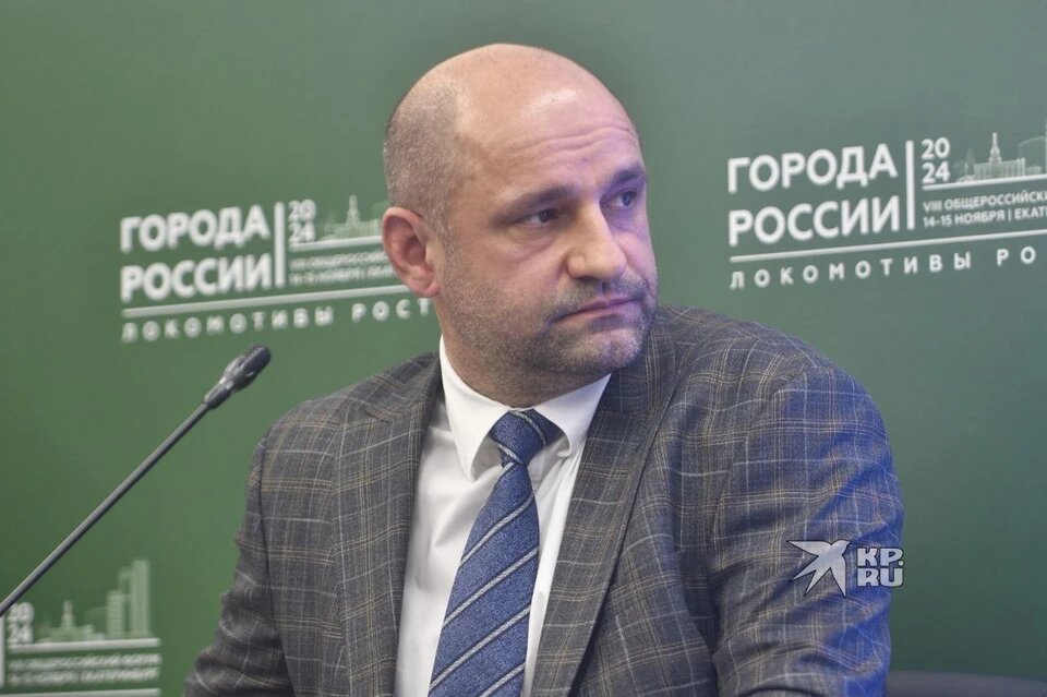    Полпред президента в УрФО Артем Жога призвал уральцев отдать голоса за благоустройство региона