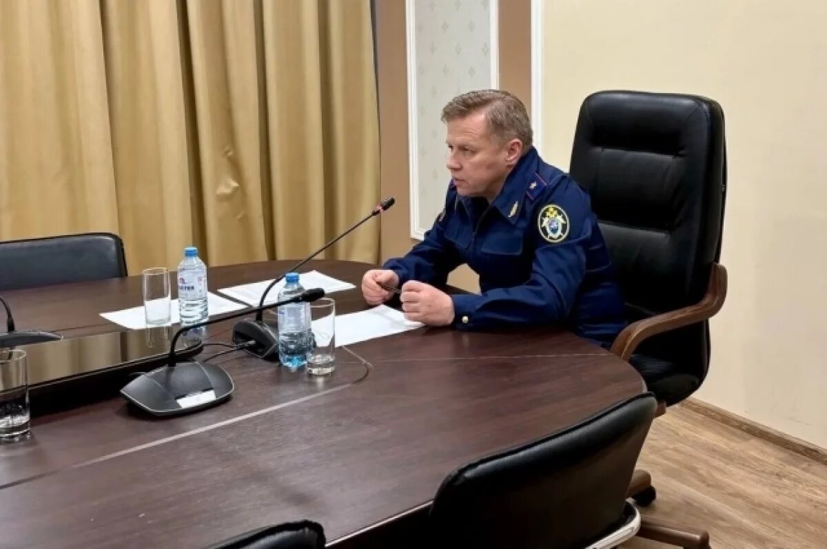    Андрей Виноградов выслушал все просьбы жильцов.