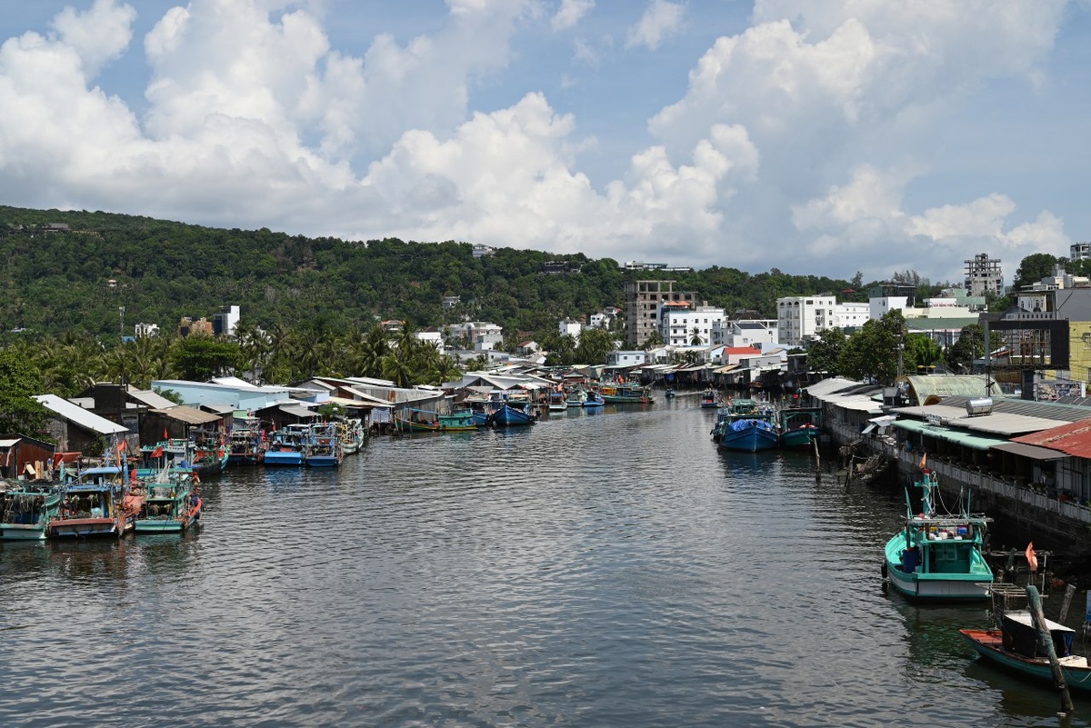Река в Дуонг-Донге