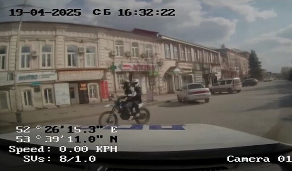    Пытались скрыться после сигнала полиции: В Бугуруслане поймали подростков не питбайках