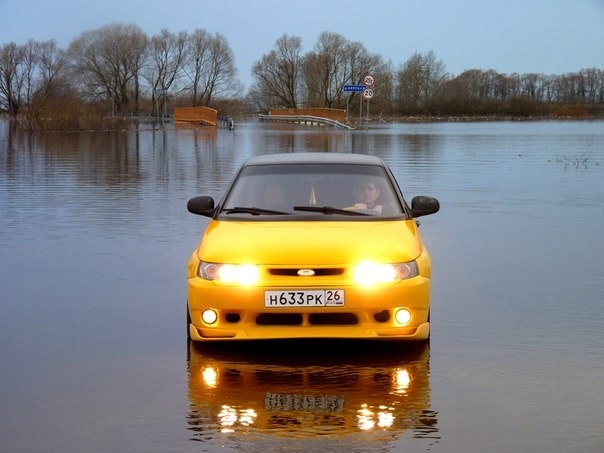 Легендарная "Желтая Акула" - второе имя 21106. Фото из открытых источников