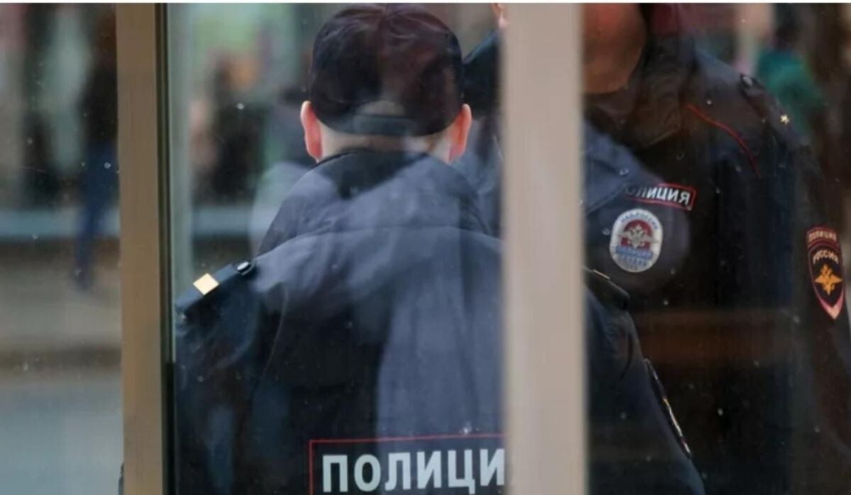     Сотрудник полиции. Источник: ria.ru Автор фото: Наталья Селиверстова