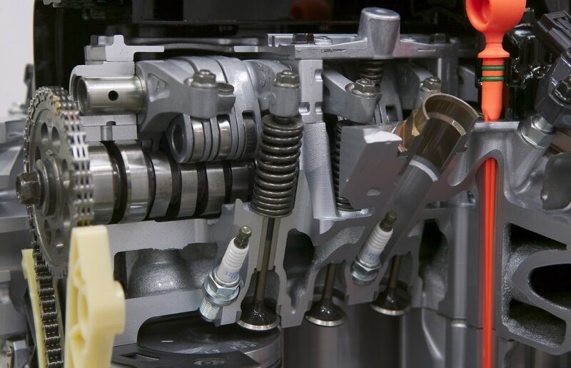 Зазоры дают возможность биения деталей. Каждое сочленение – это потенциальный источник шума