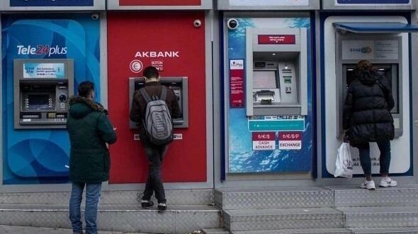 Обменять старые доллары можно в банкоматах Египта. Главное, чтобы в них были деньги. Фото: Chris McGrath / Getty Images