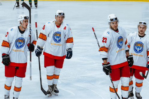 Хоккеисты сборной Кыргызстана. Фото с сайта akipress.org