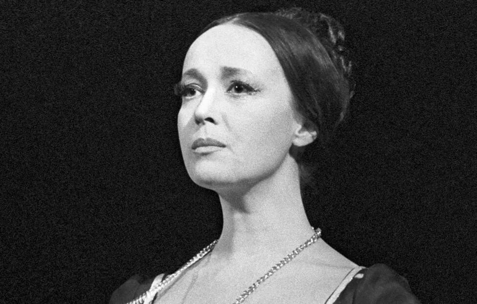 Ирина Печерникова на сцене