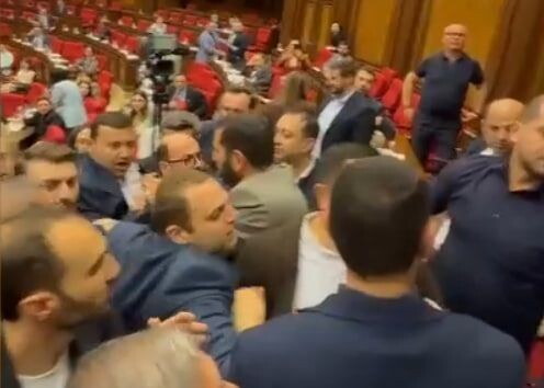     / Источник: Кадр из видео