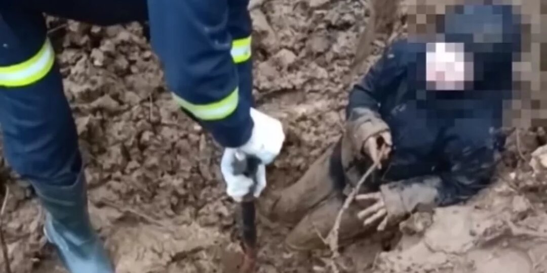 Замёрзшего 8-летнего мальчика, застрявшего в глине, спасли в лесу в Перми